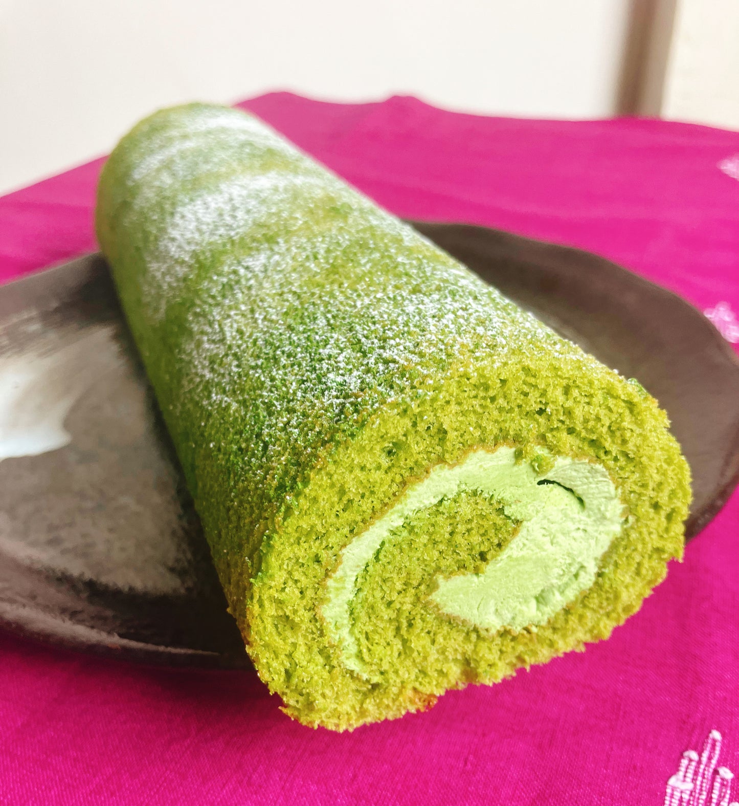 抹茶ロールケーキ (カット/ホール/ホールデコレーション) Matcha Roll Cake