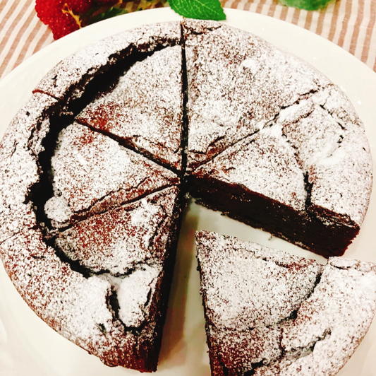 クラシックショコラ (ホール：4インチ6インチ）（カット）Classic Chocolate