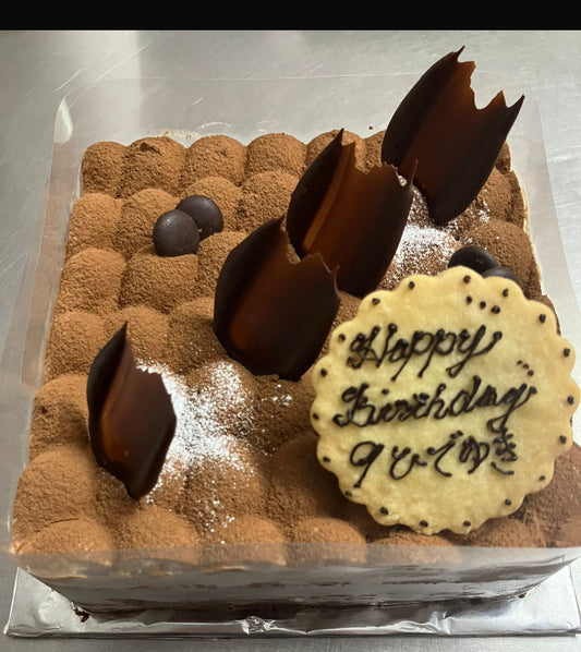 お誕生日ケーキ　チョコクリームケーキ　３インチ〜７インチ　スクエア　Choco Cream Cake